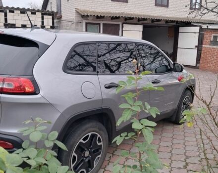 Серый Джип Чероки, объемом двигателя 2.4 л и пробегом 129 тыс. км за 14350 $, фото 3 на Automoto.ua