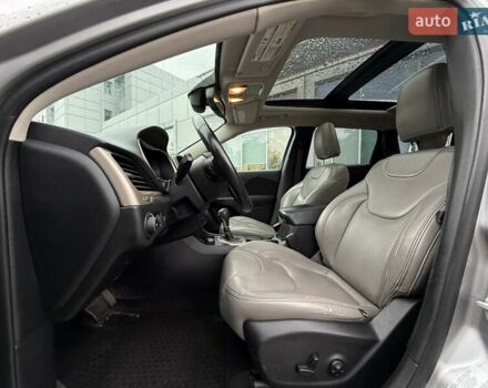 Сірий Джип Cherokee, об'ємом двигуна 3.24 л та пробігом 157 тис. км за 13900 $, фото 11 на Automoto.ua