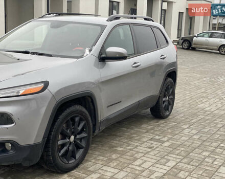 Сірий Джип Cherokee, об'ємом двигуна 2.36 л та пробігом 241 тис. км за 10800 $, фото 2 на Automoto.ua