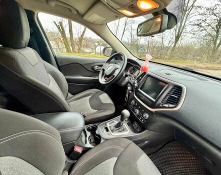 Серый Джип Чероки, объемом двигателя 3.2 л и пробегом 133 тыс. км за 11800 $, фото 14 на Automoto.ua