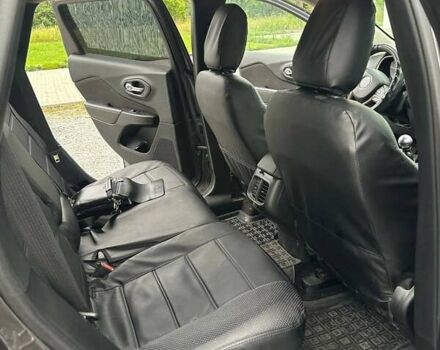 Сірий Джип Cherokee, об'ємом двигуна 1.96 л та пробігом 205 тис. км за 14000 $, фото 28 на Automoto.ua