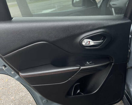 Серый Джип Чероки, объемом двигателя 3.24 л и пробегом 352 тыс. км за 12500 $, фото 22 на Automoto.ua