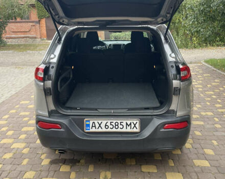 Серый Джип Чероки, объемом двигателя 2.36 л и пробегом 200 тыс. км за 14750 $, фото 7 на Automoto.ua