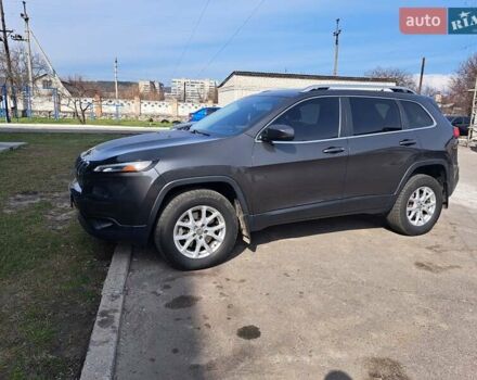 Сірий Джип Cherokee, об'ємом двигуна 3.24 л та пробігом 127 тис. км за 16000 $, фото 5 на Automoto.ua