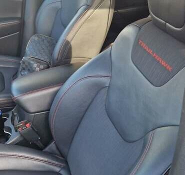 Серый Джип Чероки, объемом двигателя 3.24 л и пробегом 165 тыс. км за 16000 $, фото 1 на Automoto.ua