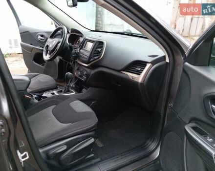 Серый Джип Чероки, объемом двигателя 2.4 л и пробегом 250 тыс. км за 11300 $, фото 10 на Automoto.ua