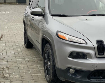 Сірий Джип Cherokee, об'ємом двигуна 2.36 л та пробігом 241 тис. км за 10800 $, фото 1 на Automoto.ua