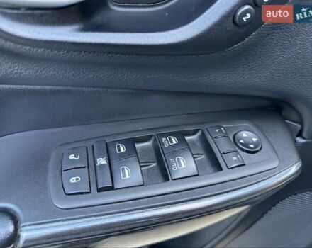 Серый Джип Чероки, объемом двигателя 3.24 л и пробегом 184 тыс. км за 12500 $, фото 13 на Automoto.ua