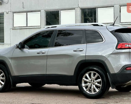 Сірий Джип Cherokee, об'ємом двигуна 3.24 л та пробігом 228 тис. км за 12950 $, фото 7 на Automoto.ua
