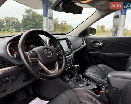 Сірий Джип Cherokee, об'ємом двигуна 2 л та пробігом 239 тис. км за 17500 $, фото 37 на Automoto.ua