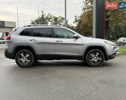 Сірий Джип Cherokee, об'ємом двигуна 3.24 л та пробігом 157 тис. км за 13900 $, фото 7 на Automoto.ua