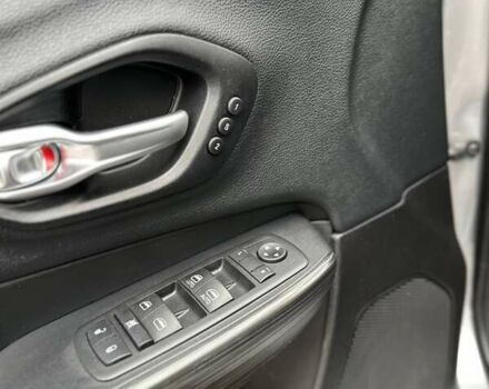 Серый Джип Чероки, объемом двигателя 3.24 л и пробегом 195 тыс. км за 14800 $, фото 10 на Automoto.ua