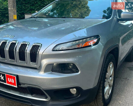 Сірий Джип Cherokee, об'ємом двигуна 3.2 л та пробігом 224 тис. км за 14490 $, фото 3 на Automoto.ua