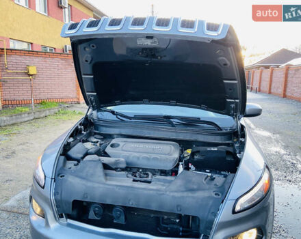 Сірий Джип Cherokee, об'ємом двигуна 2.36 л та пробігом 122 тис. км за 11800 $, фото 27 на Automoto.ua