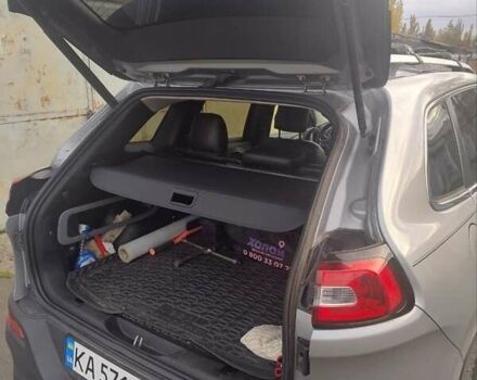 Серый Джип Чероки, объемом двигателя 2.4 л и пробегом 177 тыс. км за 12400 $, фото 3 на Automoto.ua