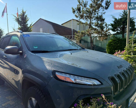 Сірий Джип Cherokee, об'ємом двигуна 3.24 л та пробігом 190 тис. км за 18000 $, фото 6 на Automoto.ua