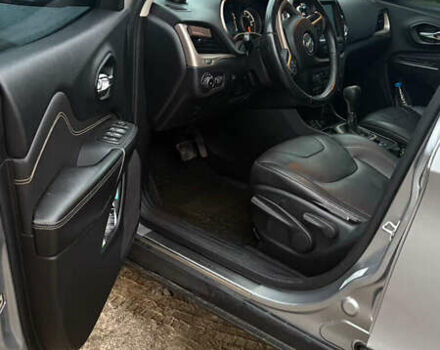 Сірий Джип Cherokee, об'ємом двигуна 2.36 л та пробігом 168 тис. км за 10500 $, фото 10 на Automoto.ua
