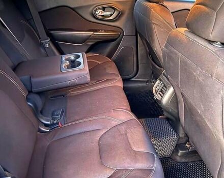 Серый Джип Чероки, объемом двигателя 2.4 л и пробегом 270 тыс. км за 14000 $, фото 11 на Automoto.ua