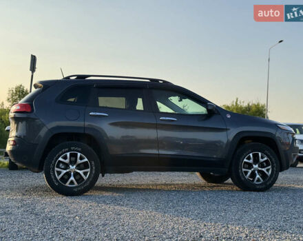 Сірий Джип Cherokee, об'ємом двигуна 3.24 л та пробігом 185 тис. км за 13700 $, фото 10 на Automoto.ua