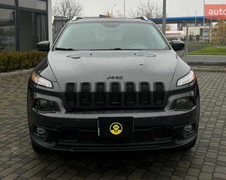 Серый Джип Чероки, объемом двигателя 3.24 л и пробегом 243 тыс. км за 12900 $, фото 1 на Automoto.ua