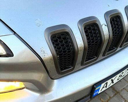 Сірий Джип Cherokee, об'ємом двигуна 2.4 л та пробігом 270 тис. км за 14000 $, фото 7 на Automoto.ua
