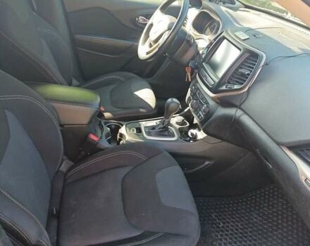 Сірий Джип Cherokee, об'ємом двигуна 2.36 л та пробігом 185 тис. км за 12999 $, фото 10 на Automoto.ua