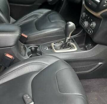 Серый Джип Чероки, объемом двигателя 2.36 л и пробегом 125 тыс. км за 15500 $, фото 8 на Automoto.ua