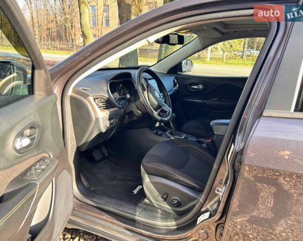 Сірий Джип Cherokee, об'ємом двигуна 2.36 л та пробігом 146 тис. км за 14500 $, фото 17 на Automoto.ua