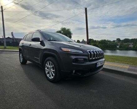 Серый Джип Чероки, объемом двигателя 3.2 л и пробегом 177 тыс. км за 11000 $, фото 1 на Automoto.ua