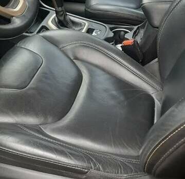 Серый Джип Чероки, объемом двигателя 2.36 л и пробегом 125 тыс. км за 15500 $, фото 9 на Automoto.ua