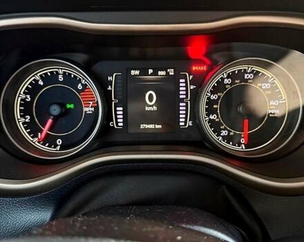 Серый Джип Чероки, объемом двигателя 2.4 л и пробегом 270 тыс. км за 14000 $, фото 4 на Automoto.ua