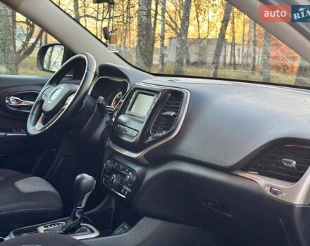 Джип Cherokee 2015 у Ахтырке на Automoto.ua Сірий Джип Cherokee, об'ємом двигуна 2.4 л та пробігом 145 тис. км за 11850 $, фото 34 на Automoto.ua