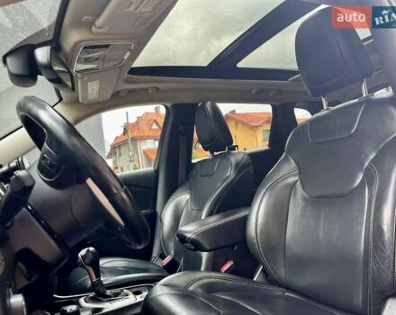 Серый Джип Чероки, объемом двигателя 2.36 л и пробегом 164 тыс. км за 12900 $, фото 3 на Automoto.ua