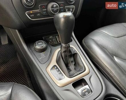 Сірий Джип Cherokee, об'ємом двигуна 3.2 л та пробігом 224 тис. км за 12290 $, фото 23 на Automoto.ua