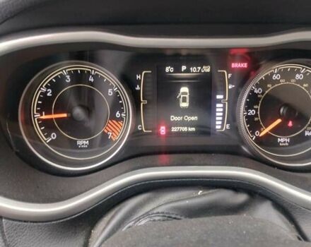 Сірий Джип Cherokee, об'ємом двигуна 2.36 л та пробігом 227 тис. км за 12500 $, фото 10 на Automoto.ua