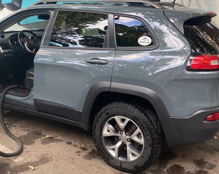 Сірий Джип Cherokee, об'ємом двигуна 3.24 л та пробігом 190 тис. км за 18000 $, фото 11 на Automoto.ua