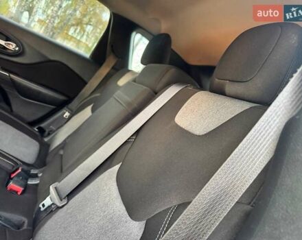 Джип Cherokee 2015 у Ахтырке на Automoto.ua Сірий Джип Cherokee, об'ємом двигуна 2.4 л та пробігом 145 тис. км за 11850 $, фото 31 на Automoto.ua
