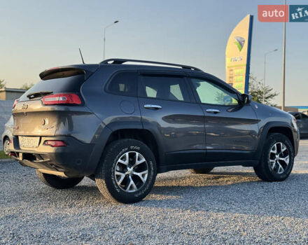 Сірий Джип Cherokee, об'ємом двигуна 3.24 л та пробігом 185 тис. км за 13700 $, фото 11 на Automoto.ua