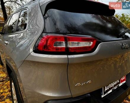 Сірий Джип Cherokee, об'ємом двигуна 3.2 л та пробігом 224 тис. км за 12290 $, фото 8 на Automoto.ua