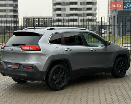 Сірий Джип Cherokee, об'ємом двигуна 2.36 л та пробігом 190 тис. км за 12000 $, фото 11 на Automoto.ua
