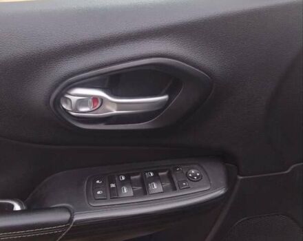 Серый Джип Чероки, объемом двигателя 2.4 л и пробегом 177 тыс. км за 12400 $, фото 5 на Automoto.ua