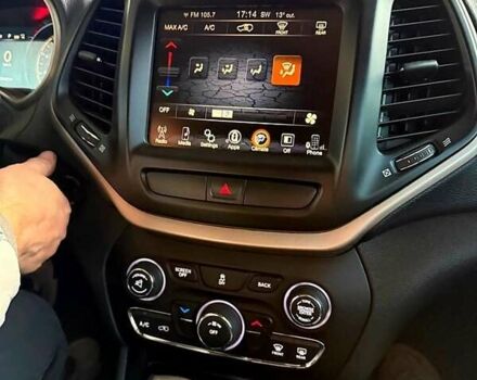 Серый Джип Чероки, объемом двигателя 2.4 л и пробегом 270 тыс. км за 14000 $, фото 12 на Automoto.ua