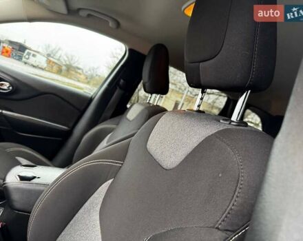 Сірий Джип Cherokee, об'ємом двигуна 2.36 л та пробігом 140 тис. км за 11852 $, фото 22 на Automoto.ua