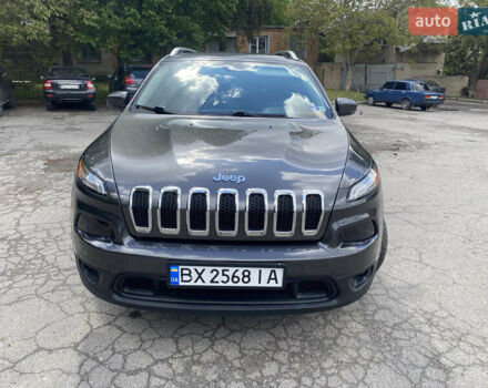 Сірий Джип Cherokee, об'ємом двигуна 2.36 л та пробігом 186 тис. км за 14900 $, фото 4 на Automoto.ua