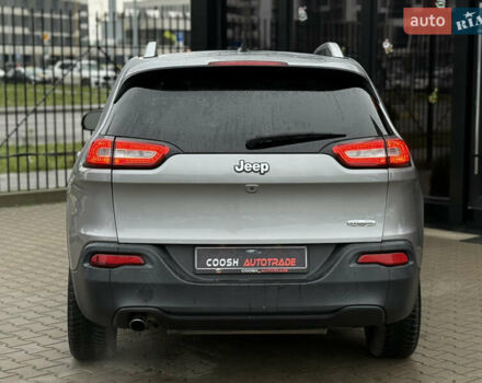 Сірий Джип Cherokee, об'ємом двигуна 2.36 л та пробігом 190 тис. км за 12000 $, фото 7 на Automoto.ua