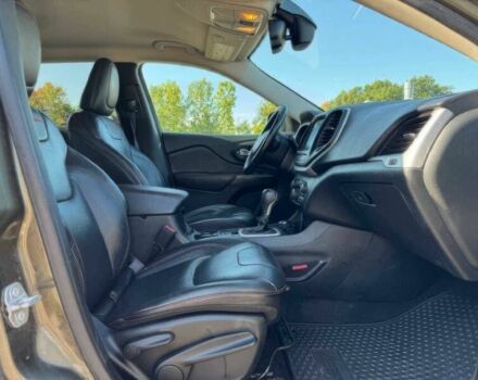 Сірий Джип Cherokee, об'ємом двигуна 2.4 л та пробігом 75 тис. км за 3250 $, фото 9 на Automoto.ua