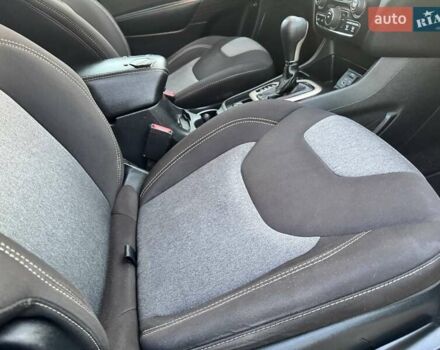 Джип Cherokee 2015 у Ахтырке на Automoto.ua Сірий Джип Cherokee, об'ємом двигуна 2.4 л та пробігом 145 тис. км за 11850 $, фото 36 на Automoto.ua