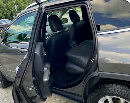 Сірий Джип Cherokee, об'ємом двигуна 2.4 л та пробігом 167 тис. км за 13500 $, фото 5 на Automoto.ua