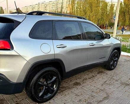 Серый Джип Чероки, объемом двигателя 2.4 л и пробегом 270 тыс. км за 14000 $, фото 1 на Automoto.ua