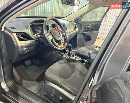 Сірий Джип Cherokee, об'ємом двигуна 2.36 л та пробігом 146 тис. км за 14500 $, фото 15 на Automoto.ua